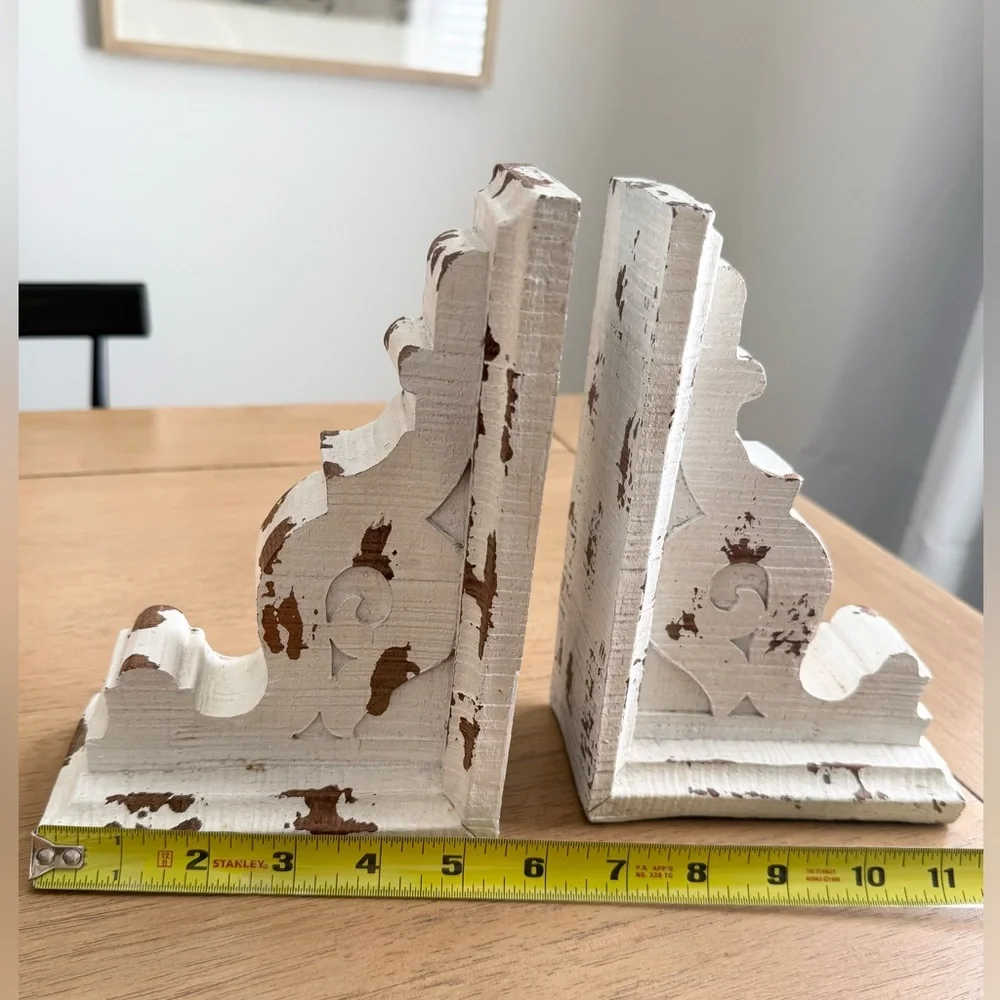 Chippy White Corbel Bookends Set of Two - Picture 5 of 6
